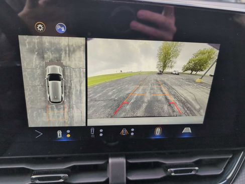 Used 2025 Chevrolet Equinox RS w/ Safety and Technology Package FWD image 15