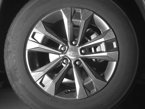 Used 2025 Chevrolet Equinox LT FWD image 13