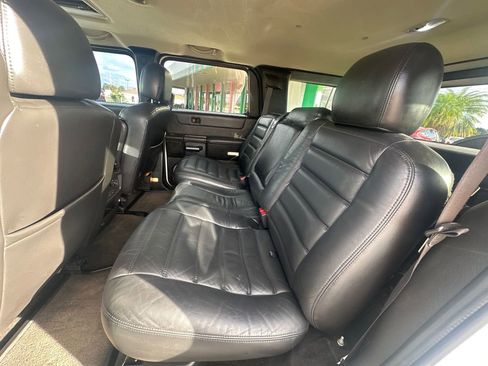 Used 2005 HUMMER H2 w/ Preferred Equipment Group image 27