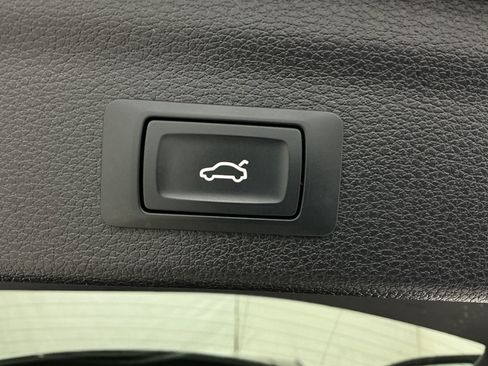Used 2020 Audi Q3 2.0T Premium AWD/4WD image 44