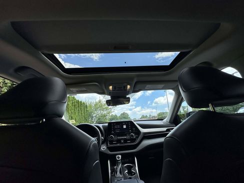Certified 2020 Toyota Highlander XLE AWD/4WD image 19
