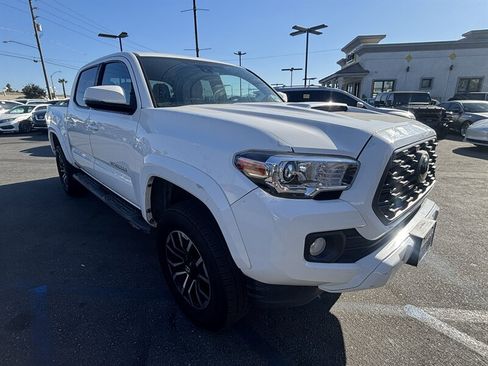 Used 2021 Toyota Tacoma TRD Sport w/ Technology Package RWD image 30