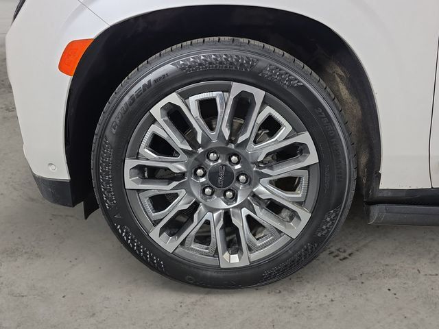 Used 2024 GMC Yukon Denali Ultimate AWD/4WD image 9