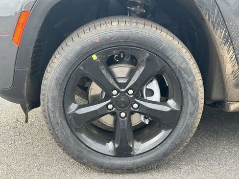 New 2026 Jeep Grand Cherokee Limited image 12