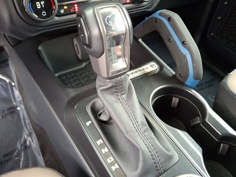 Used 2024 Ford Bronco Wildtrak image 16