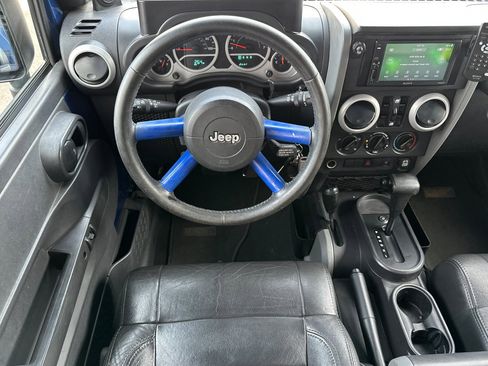 Used 2009 Jeep Wrangler Unlimited Sahara w/ Trailer Tow Group image 16