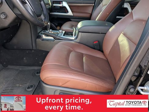 Used 2021 Toyota Land Cruiser image 11