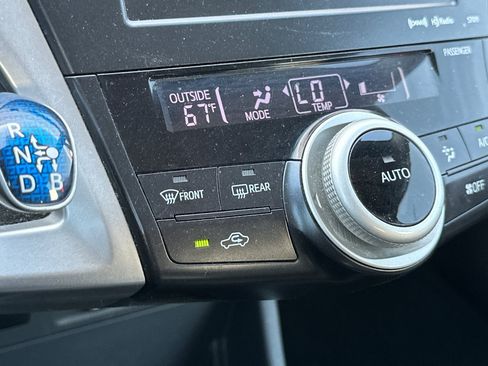 Used 2014 Toyota Prius V Three FWD image 29