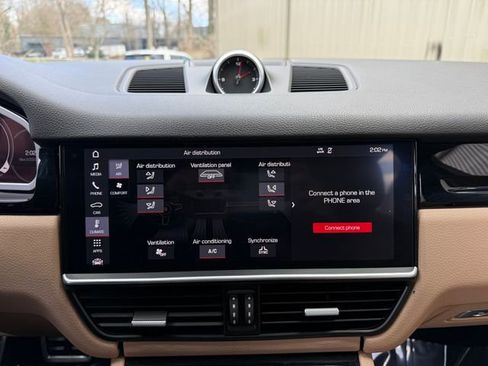 Used 2019 Porsche Cayenne image 23