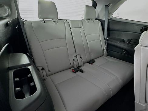 Used 2019 Honda Pilot Touring image 35