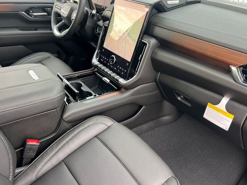 New 2026 GMC Yukon XL Denali w/ Sun & Power Step Package AWD/4WD image 14