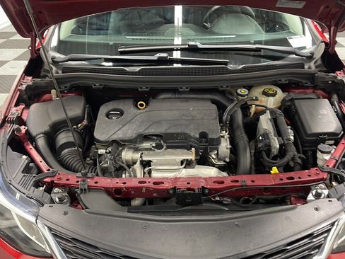 Used 2018 Chevrolet Cruze LT FWD image 25