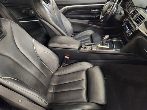 Used 2018 BMW 430i Convertible image 3