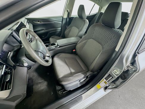 Used 2025 Toyota Camry LE FWD image 13