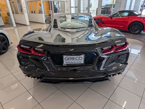Used 2025 Chevrolet Corvette Stingray Premium Cpe w/ Z51 Performance Package RWD image 9