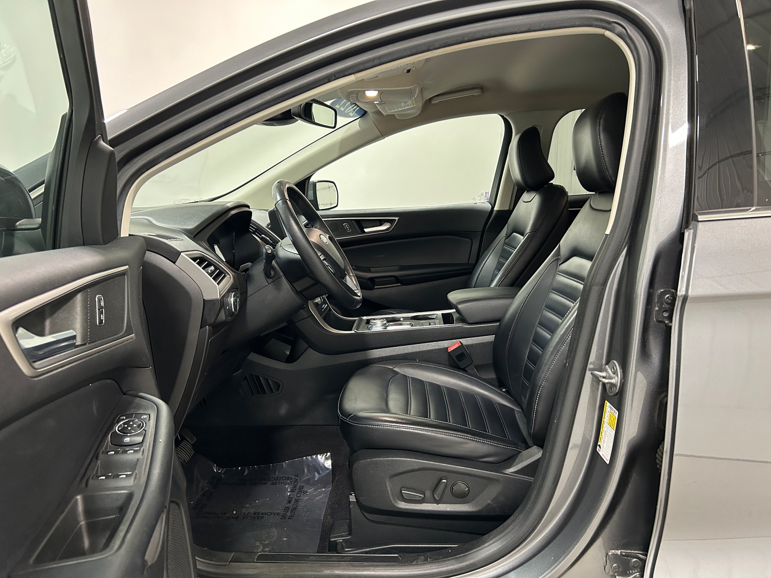Used 2022 Ford Edge SEL w/ Convenience Package AWD/4WD image 4