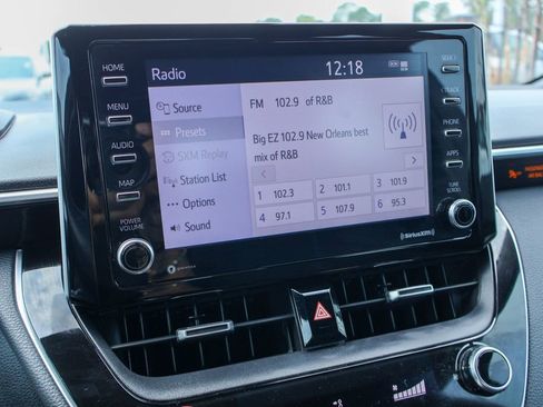 Used 2021 Toyota Corolla SE image 3