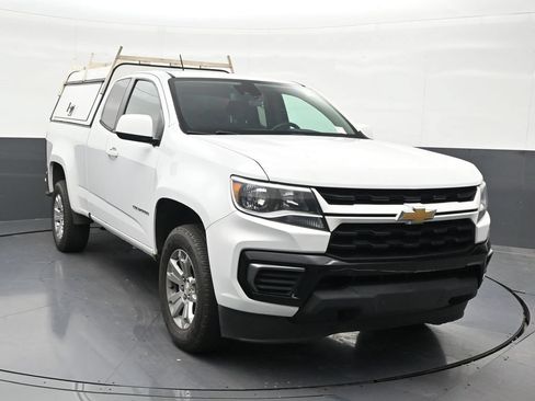 Used 2022 Chevrolet Colorado LT w/ Safety Package RWD image 8