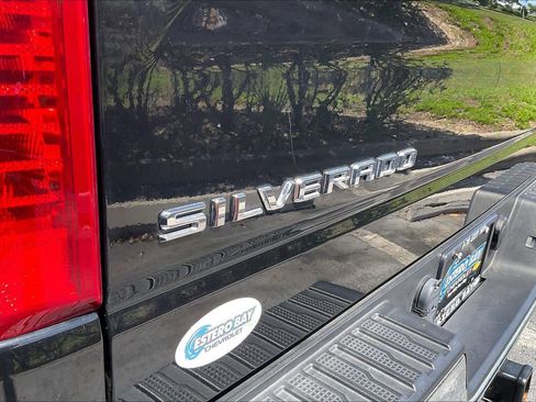 Used 2023 Chevrolet Silverado 1500 LT AWD/4WD image 9
