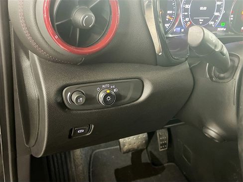 Used 2023 Chevrolet Blazer RS w/ Enhanced Convenience Package image 10