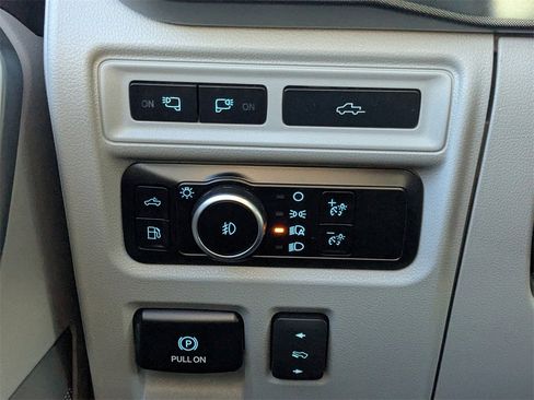 Used 2023 Ford F150 Limited image 19