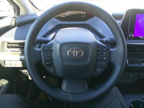 Used 2024 Toyota Prius LE image 19