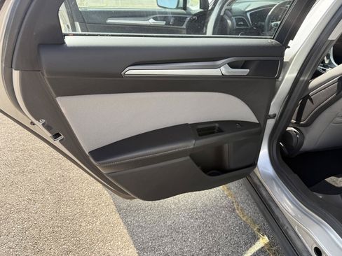 Used 2016 Ford Fusion S FWD image 16