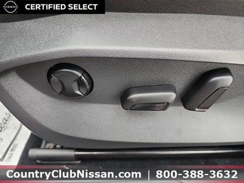 Used 2022 Volkswagen Taos SEL image 12