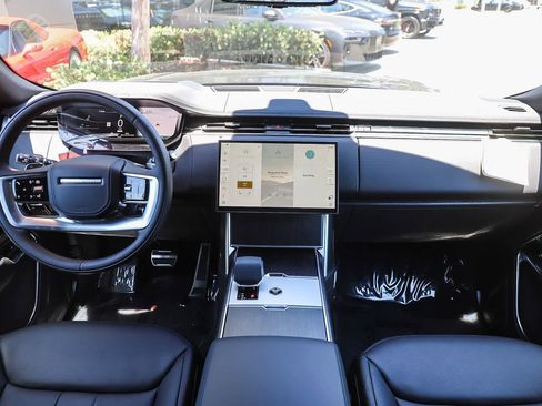 New 2026 Land Rover Range Rover SE AWD/4WD image 13