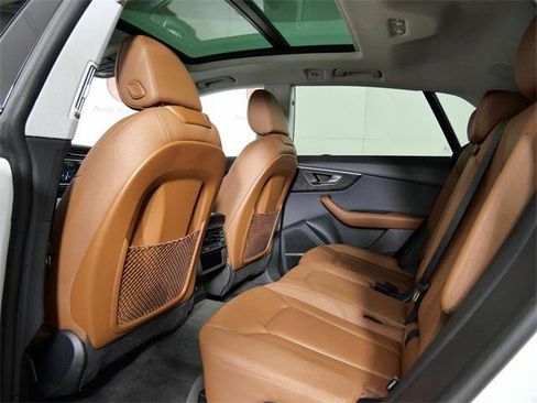 Used 2022 Audi Q8 Premium Plus image 15