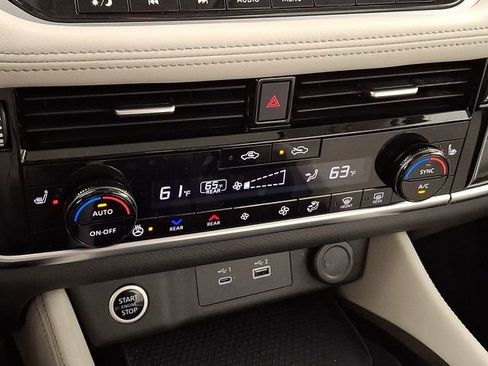 Used 2023 Nissan Rogue SL w/ SL Premium Package image 19