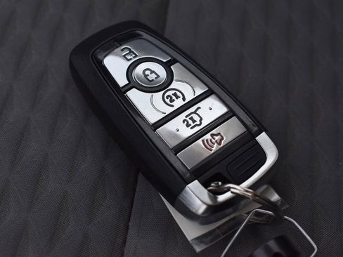 Certified 2022 Ford Escape SE w/ SE Sport Appearance Package image 15