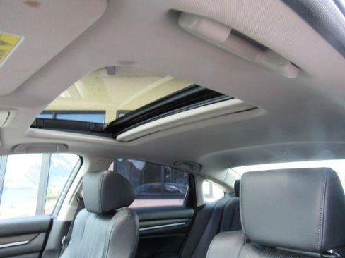 Used 2018 Honda Accord EX-L image 18