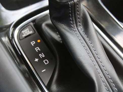 Used 2022 Kia Telluride SX w/ Towing Package FWD image 39
