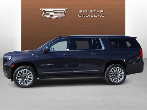 Used 2024 GMC Yukon XL Denali Ultimate AWD/4WD image 2