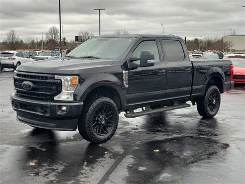 Certified 2022 Ford F350 XLT w/ Black Appearance Package image 2