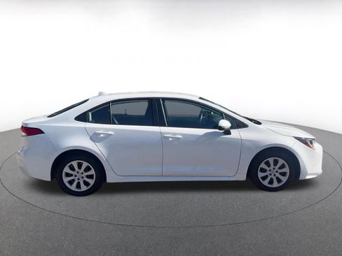 Used 2025 Toyota Corolla LE image 16