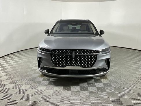 Used 2025 Lincoln Nautilus Reserve image 8