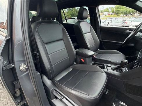Used 2021 Volkswagen Tiguan SE R-Line AWD/4WD image 16