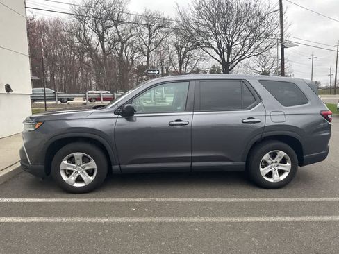 Used 2023 Honda Pilot LX image 1