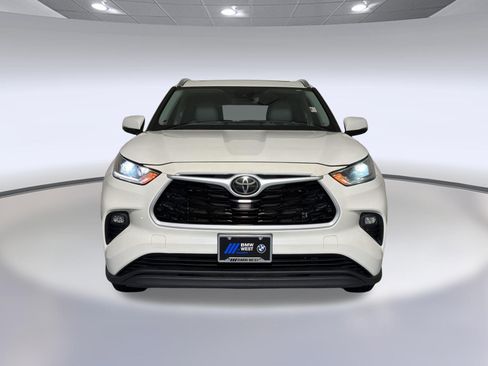Used 2021 Toyota Highlander XLE FWD image 6