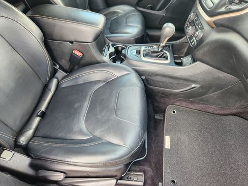 Used 2016 Jeep Cherokee Limited FWD image 15