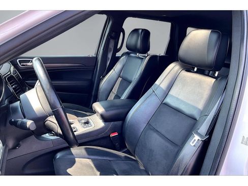 Used 2022 Jeep Grand Cherokee Laredo X AWD/4WD image 18