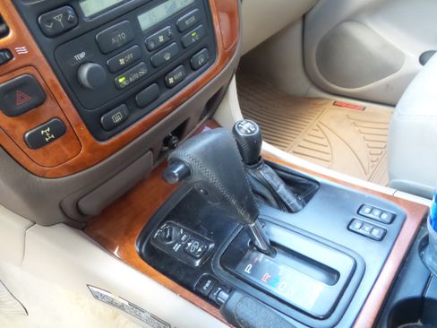Used 1999 Lexus LX 470 4WD image 12