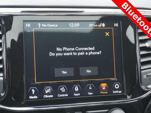 Used 2022 Jeep Grand Cherokee Laredo X image 37