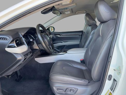 Used 2020 Toyota Camry LE FWD image 21