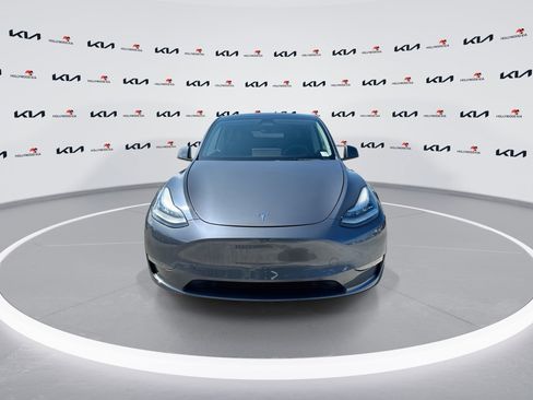 Used 2023 Tesla Model Y Long Range AWD/4WD image 3