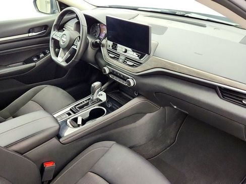 Used 2023 Nissan Altima 2.5 SV w/ SV Premium Package FWD image 25