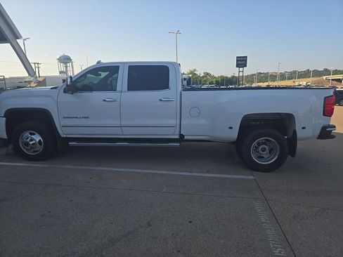 Used 2016 GMC Sierra 3500 Denali w/ Duramax Plus Package AWD/4WD image 6