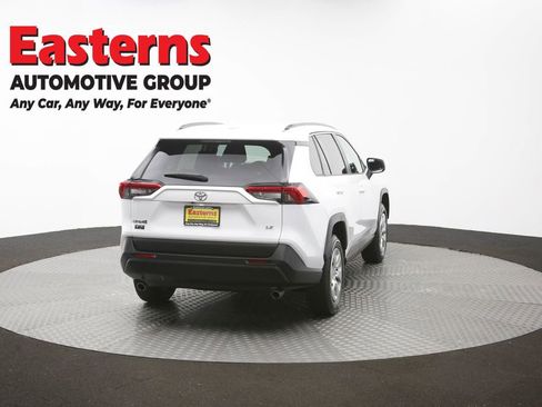 Used 2021 Toyota RAV4 LE FWD image 38